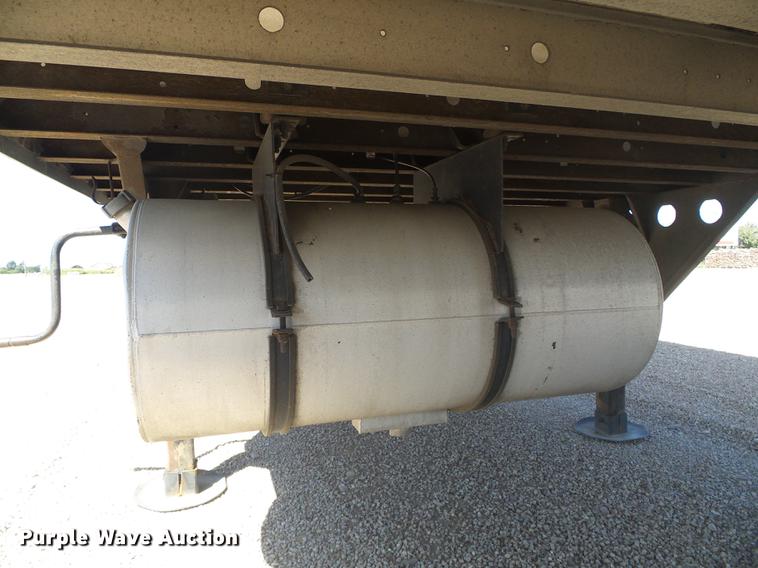 image for item DD5886 2006 Utility VS2RA 3000R refrigerated van trailer