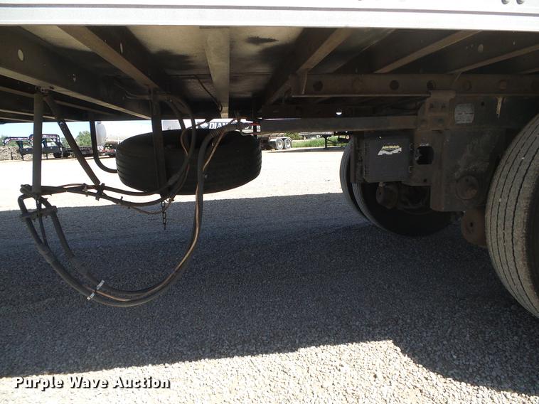 image for item DD5886 2006 Utility VS2RA 3000R refrigerated van trailer