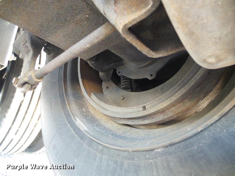 image for item DD5886 2006 Utility VS2RA 3000R refrigerated van trailer