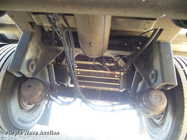 image for item DD5886 2006 Utility VS2RA 3000R refrigerated van trailer