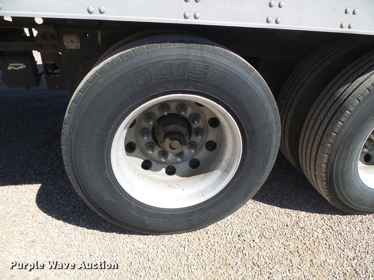 image for item DD5886 2006 Utility VS2RA 3000R refrigerated van trailer