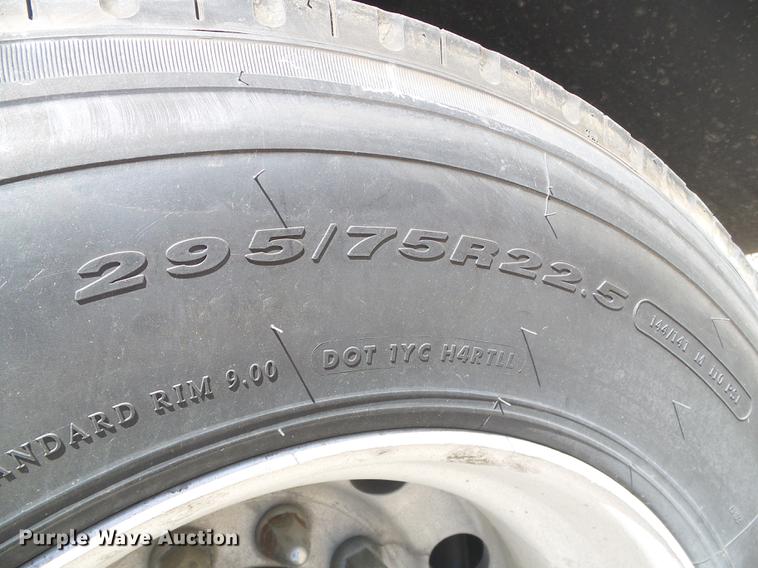 image for item DD5886 2006 Utility VS2RA 3000R refrigerated van trailer