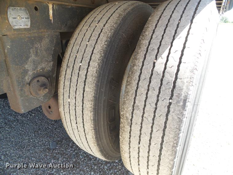 image for item DD5886 2006 Utility VS2RA 3000R refrigerated van trailer