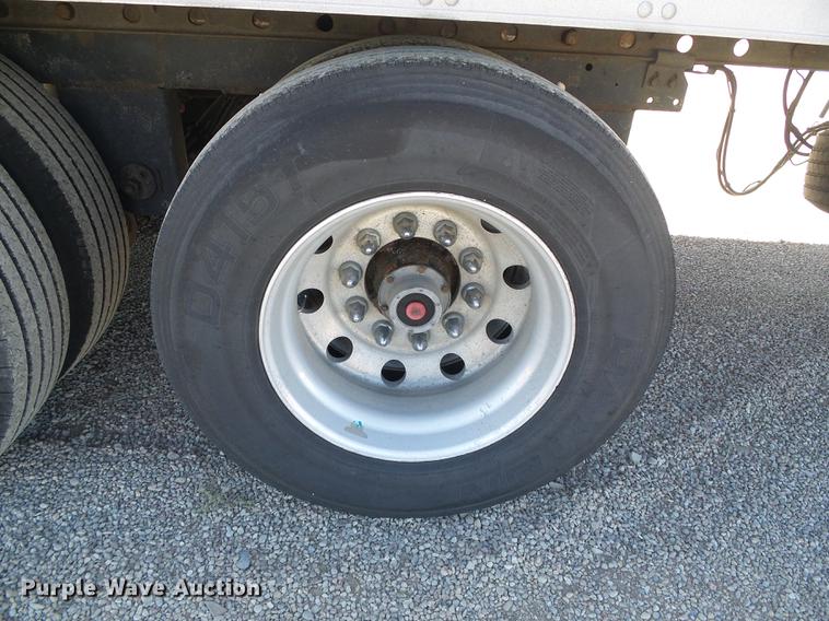 image for item DD5886 2006 Utility VS2RA 3000R refrigerated van trailer