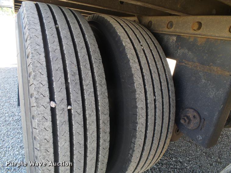 image for item DD5886 2006 Utility VS2RA 3000R refrigerated van trailer