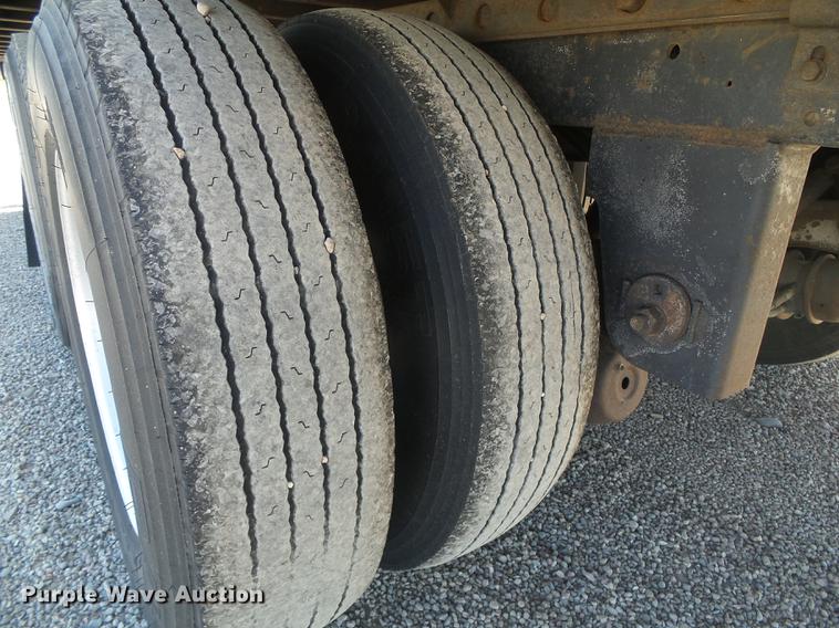 image for item DD5886 2006 Utility VS2RA 3000R refrigerated van trailer