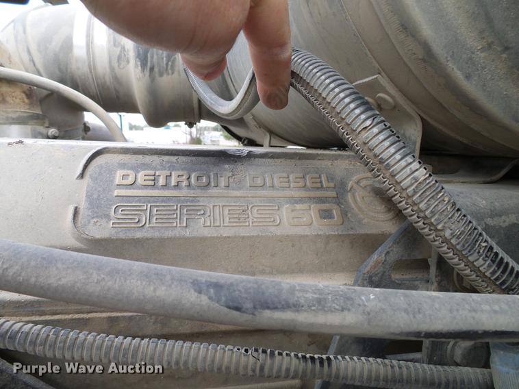 image for item DD5929 1999 Peterbilt 377 semi truck