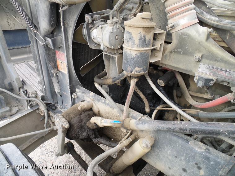 image for item DD5929 1999 Peterbilt 377 semi truck