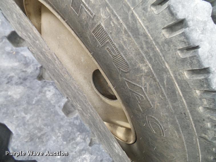 image for item DD5929 1999 Peterbilt 377 semi truck