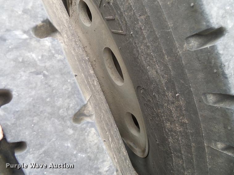 image for item DD5929 1999 Peterbilt 377 semi truck