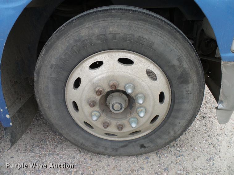 image for item DD5929 1999 Peterbilt 377 semi truck