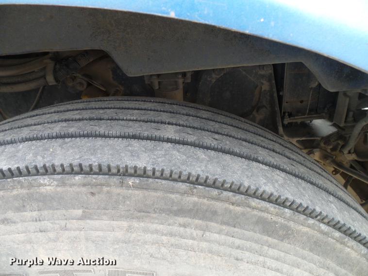 image for item DD5929 1999 Peterbilt 377 semi truck