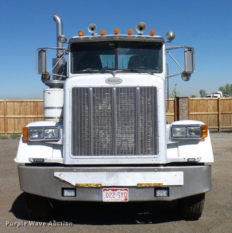 image for item DD5943 1996 Peterbilt 379 semi truck