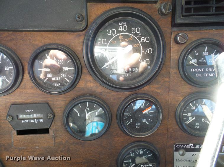 image for item DD5943 1996 Peterbilt 379 semi truck