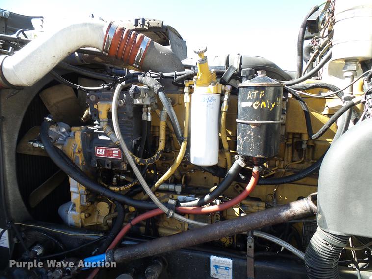 image for item DD5943 1996 Peterbilt 379 semi truck