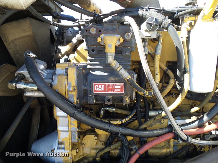 image for item DD5943 1996 Peterbilt 379 semi truck