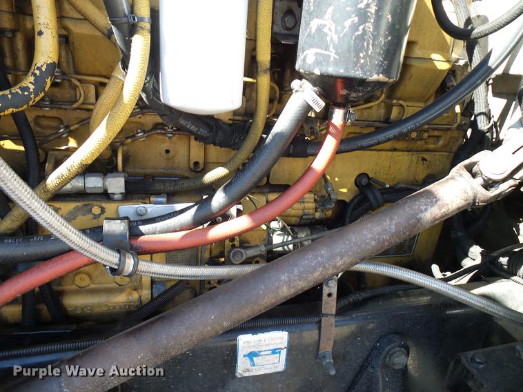 image for item DD5943 1996 Peterbilt 379 semi truck