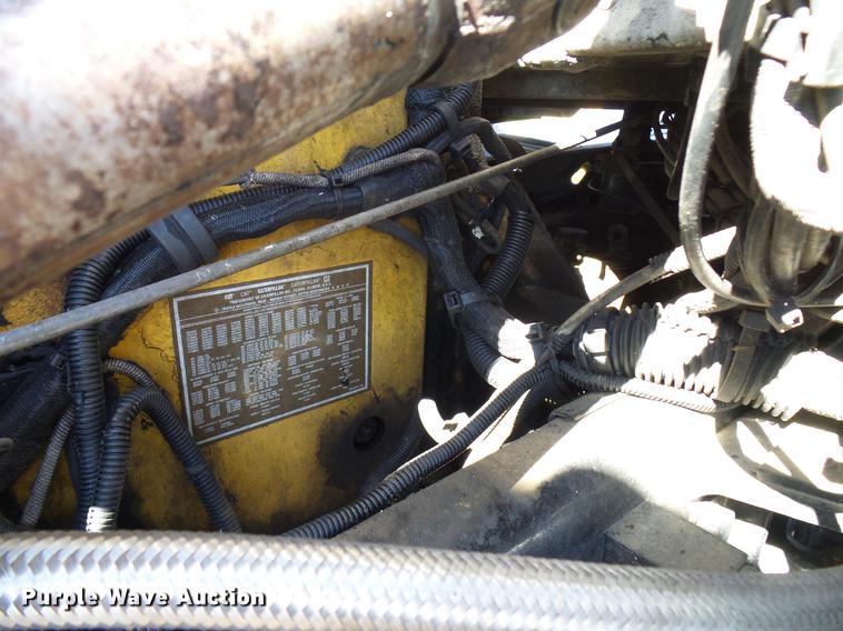 image for item DD5943 1996 Peterbilt 379 semi truck