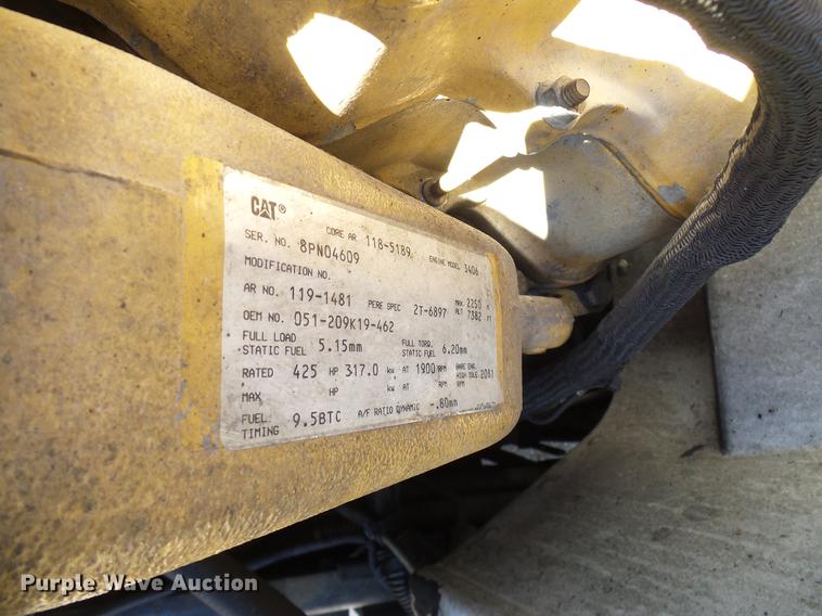 image for item DD5943 1996 Peterbilt 379 semi truck