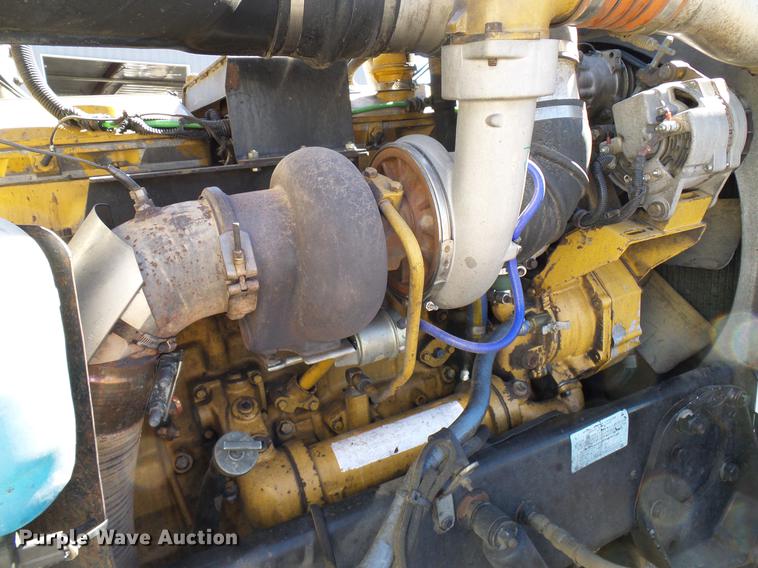 image for item DD5943 1996 Peterbilt 379 semi truck