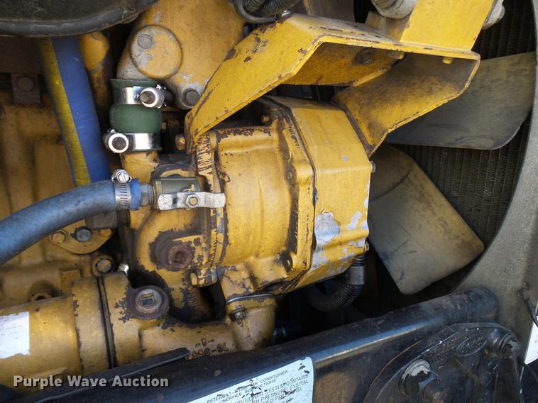 image for item DD5943 1996 Peterbilt 379 semi truck