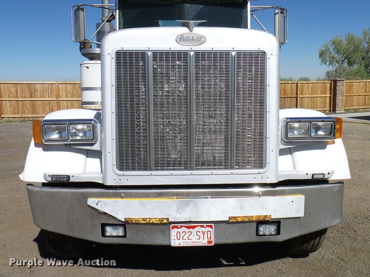 image for item DD5943 1996 Peterbilt 379 semi truck