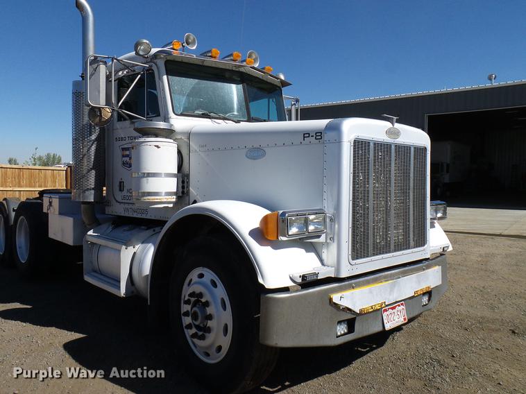 image for item DD5943 1996 Peterbilt 379 semi truck