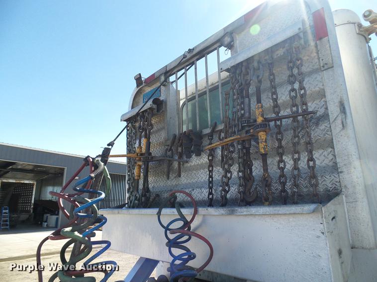 image for item DD5943 1996 Peterbilt 379 semi truck