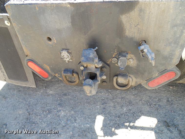 image for item DD5943 1996 Peterbilt 379 semi truck