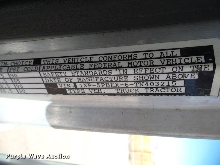 image for item DD5943 1996 Peterbilt 379 semi truck