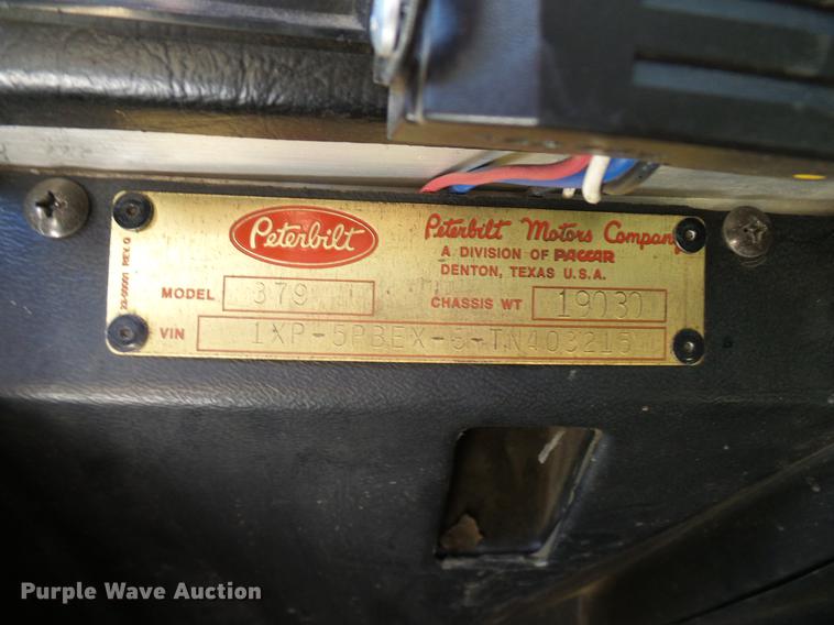 image for item DD5943 1996 Peterbilt 379 semi truck