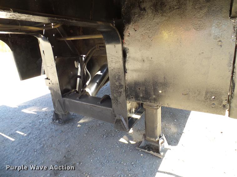 image for item DD5946 2002 Landoll tilt deck equipment trailer