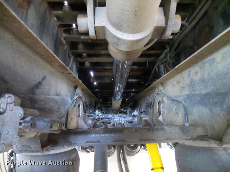 image for item DD5946 2002 Landoll tilt deck equipment trailer