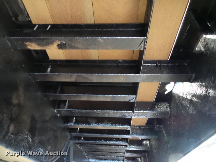 image for item DD5946 2002 Landoll tilt deck equipment trailer