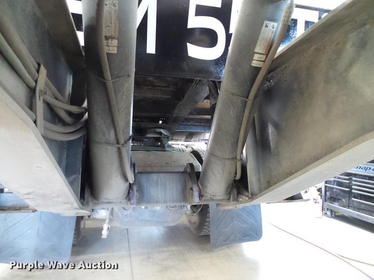 image for item DD5946 2002 Landoll tilt deck equipment trailer