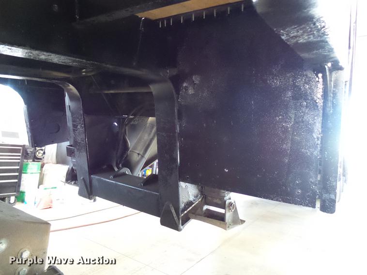 image for item DD5946 2002 Landoll tilt deck equipment trailer