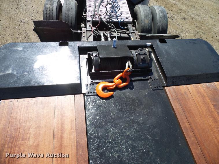 image for item DD5946 2002 Landoll tilt deck equipment trailer