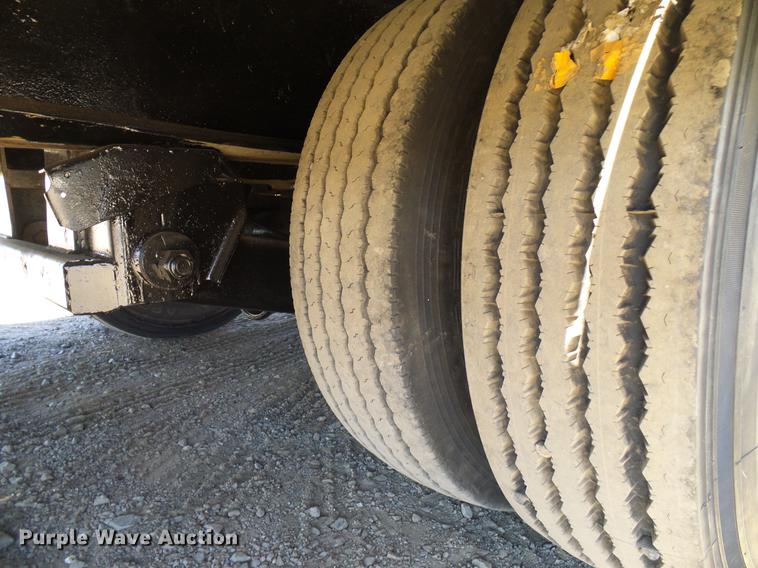 image for item DD5946 2002 Landoll tilt deck equipment trailer