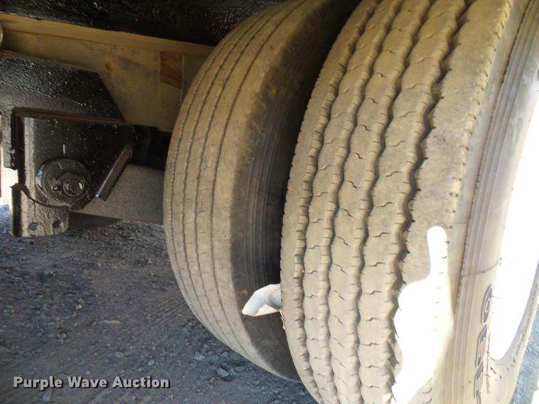 image for item DD5946 2002 Landoll tilt deck equipment trailer