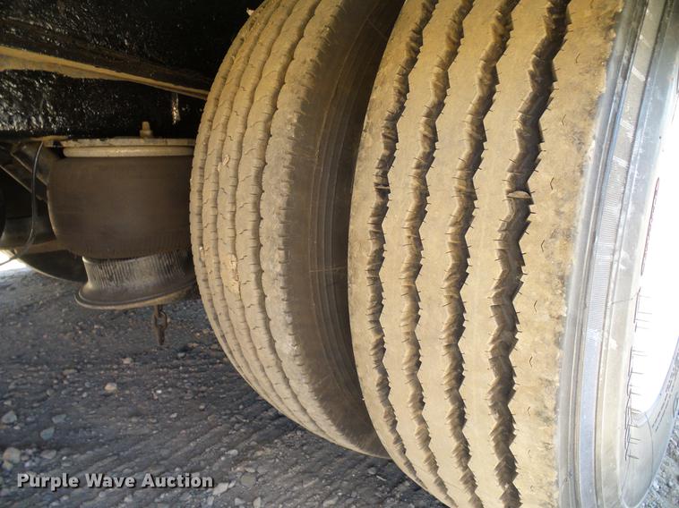 image for item DD5946 2002 Landoll tilt deck equipment trailer