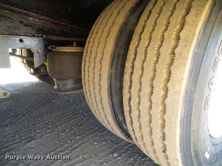 image for item DD5946 2002 Landoll tilt deck equipment trailer