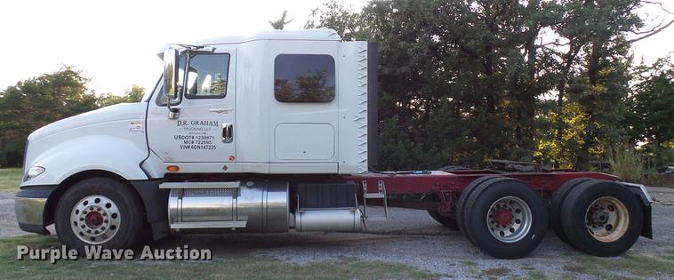 image for item DD8343 2013 International ProStar Plus semi truck