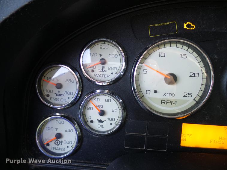 image for item DD8343 2013 International ProStar Plus semi truck