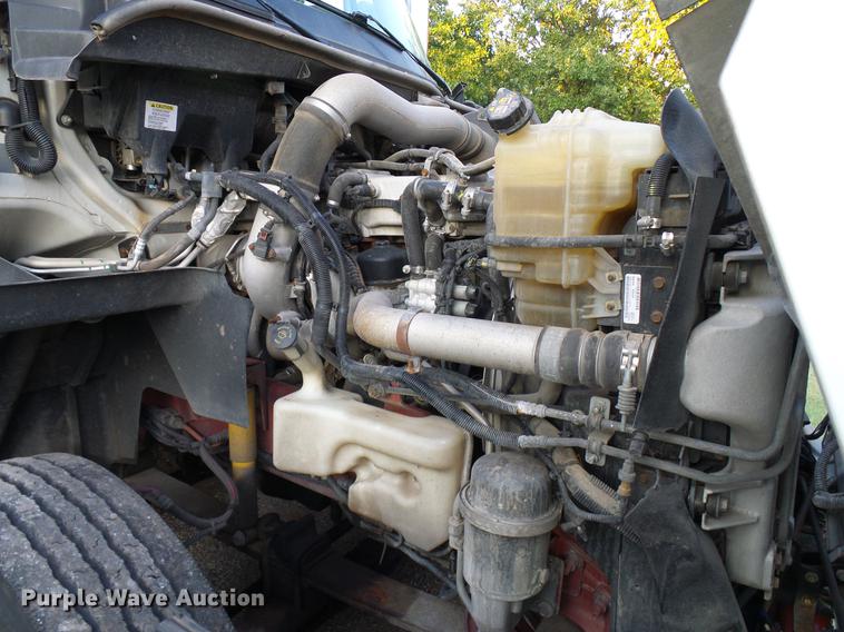 image for item DD8343 2013 International ProStar Plus semi truck