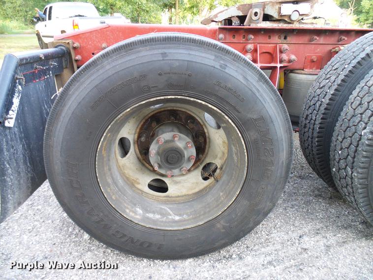 image for item DD8343 2013 International ProStar Plus semi truck