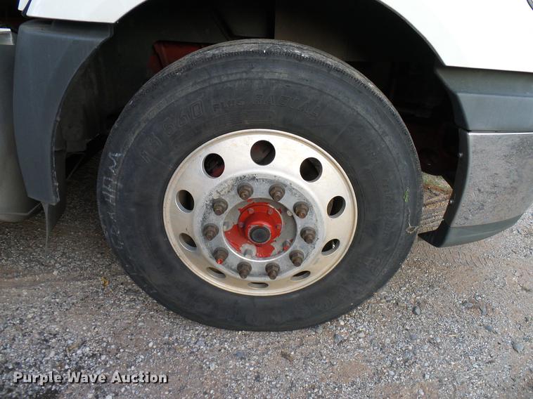 image for item DD8343 2013 International ProStar Plus semi truck