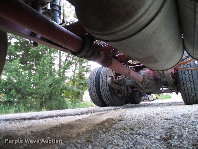 image for item DD8343 2013 International ProStar Plus semi truck