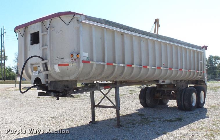 image for item DE4835 1979 Fruehauf end dump trailer