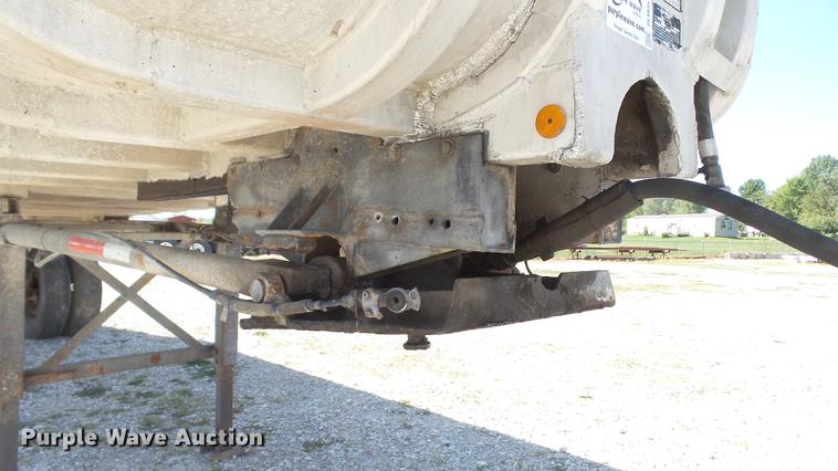 image for item DE4835 1979 Fruehauf end dump trailer