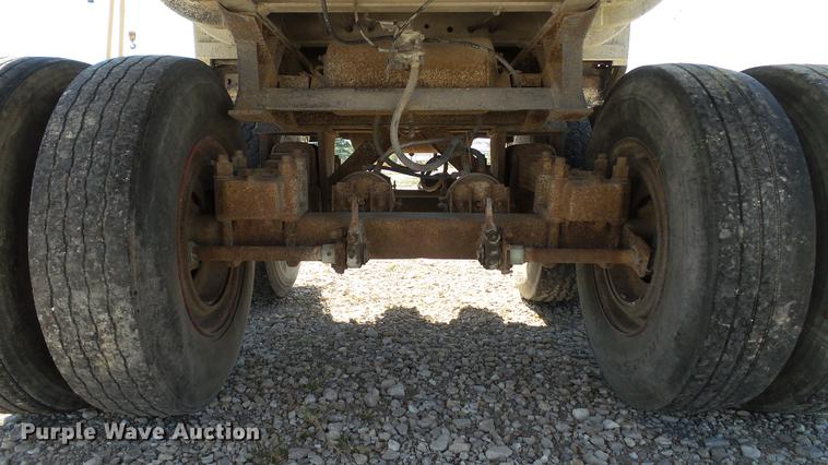 image for item DE4835 1979 Fruehauf end dump trailer